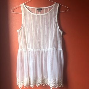 ❤️Seventeen Embroidered Sheer Lace Sleeveless Top